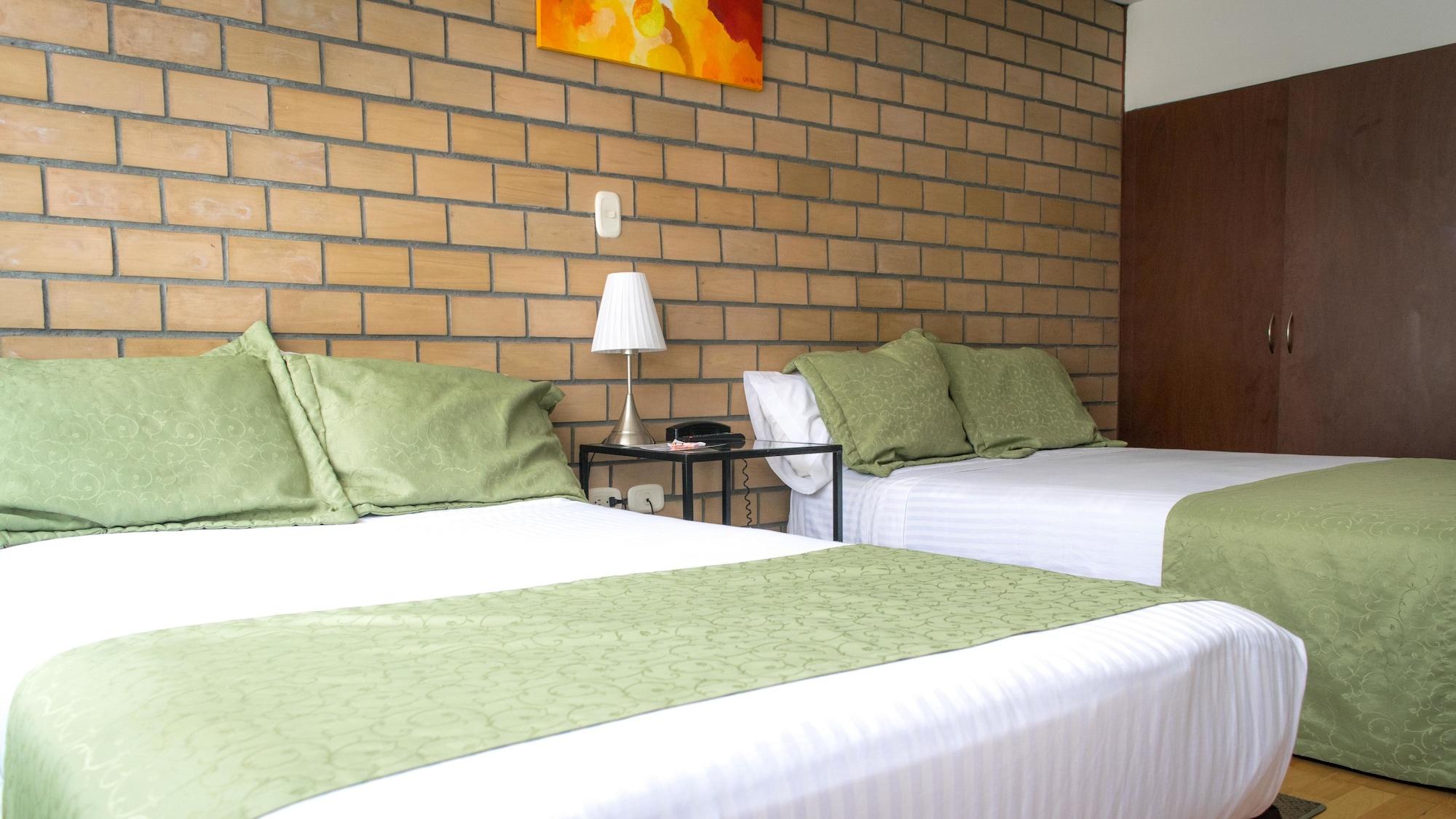 Hotel Portal De Milan Манисалес Екстериор снимка