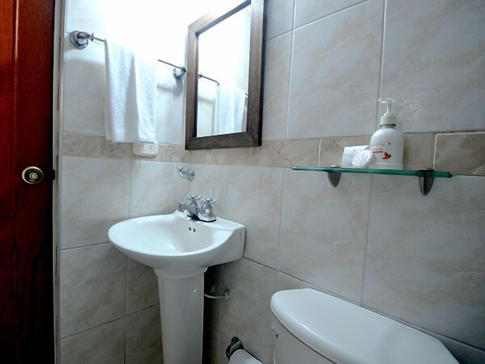 Hotel Portal De Milan Манисалес Екстериор снимка